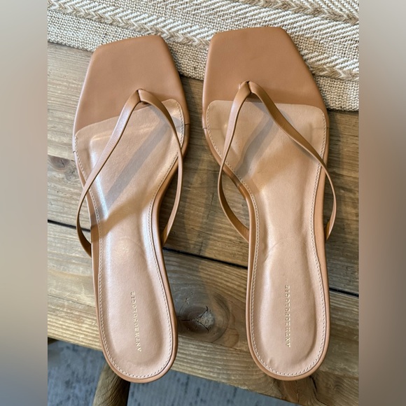 Anthropologie Shoes - Anthropologie thong kitten heels